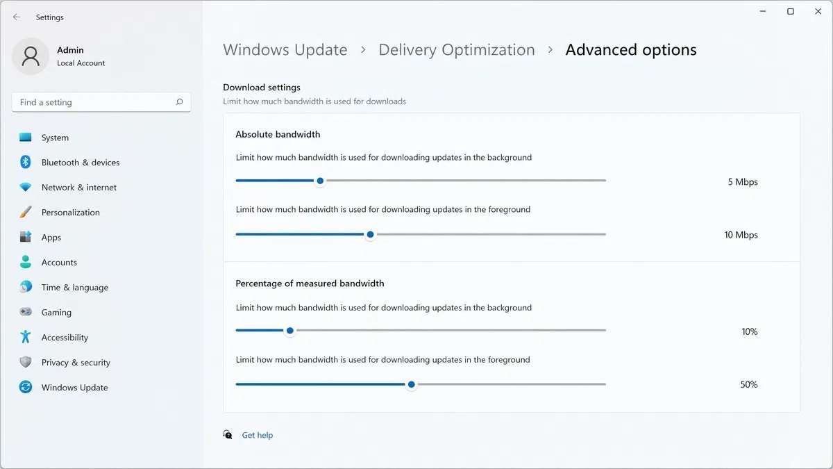 Windows Delivery Optimization advanced options page showing absolute and percentage bandwidth sliders for foreground and background downloads